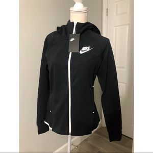 New NIKE Black Athletic Hoodie (NWT)